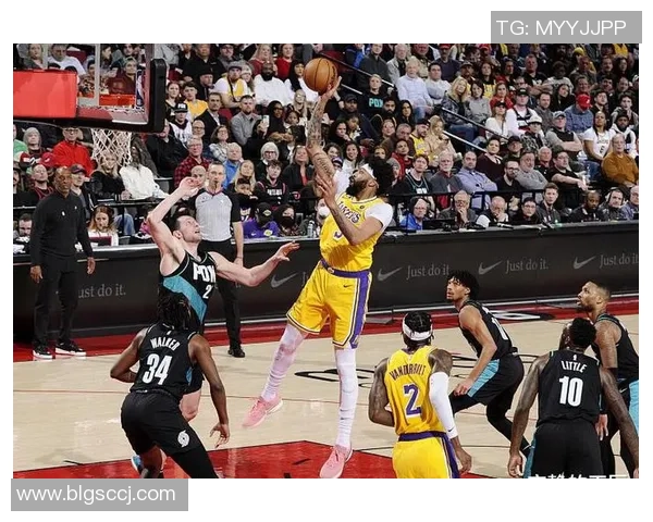 2018年NBA精彩回顾开拓者对阵湖人的经典录播赛事分析与亮点总结